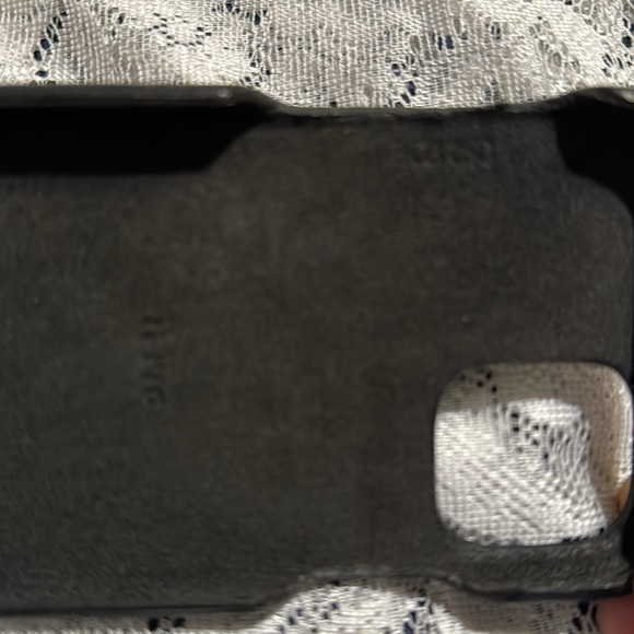 LOUIS VUITTON IPHONE CASES - Picture 4 of 4